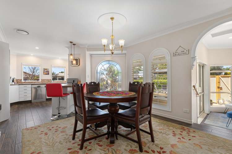 2 Florida Key Papamoa_5