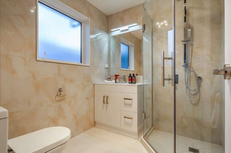 6 Cloghfin Place Flat Bush_23