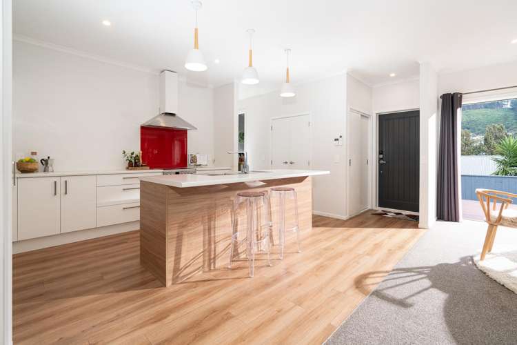 13A Huia Street Tawa_4
