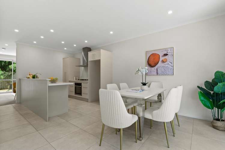 19 Matairangi Avenue Totara Heights_5