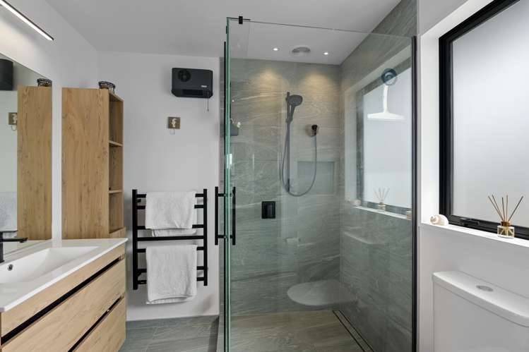 26 Grey Way Russley_19