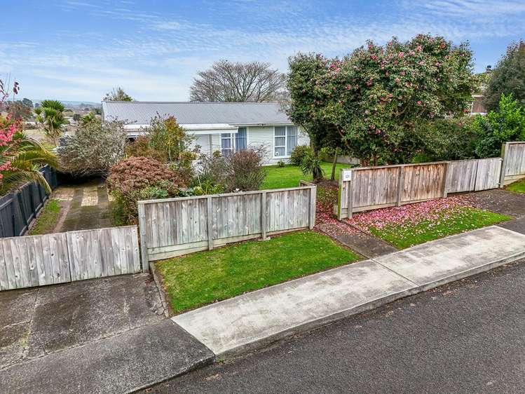 121 Russell Road_1