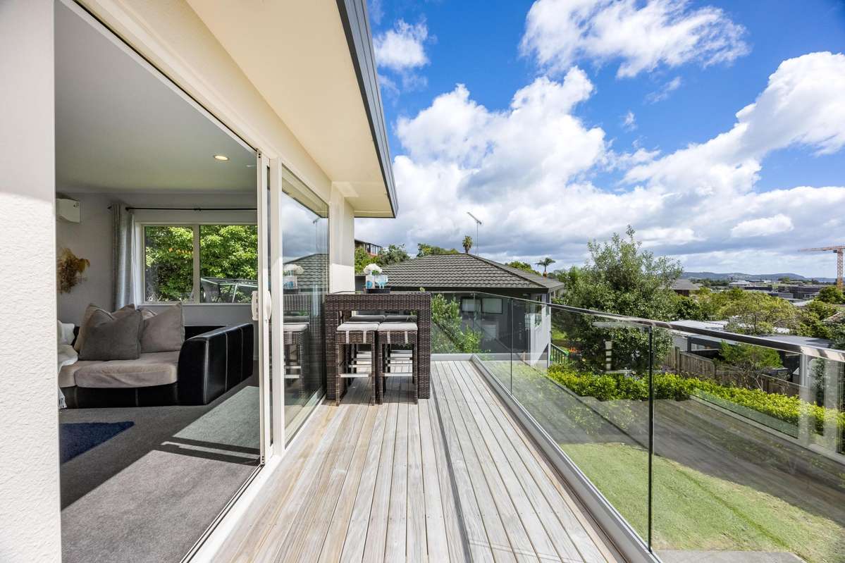 22 Whangaparaoa Road_2