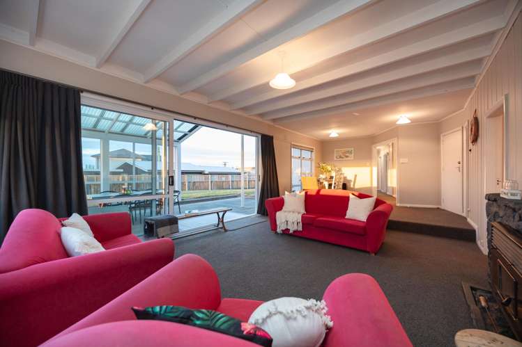 10 Marine Parade South Foxton Beach_9