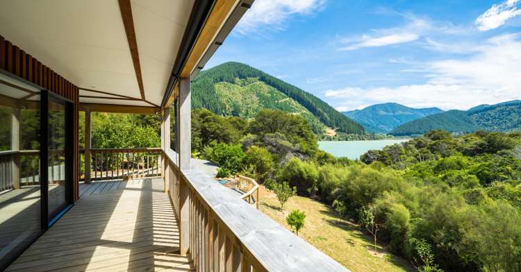 16 Tai Close Kaiuma Bay_13