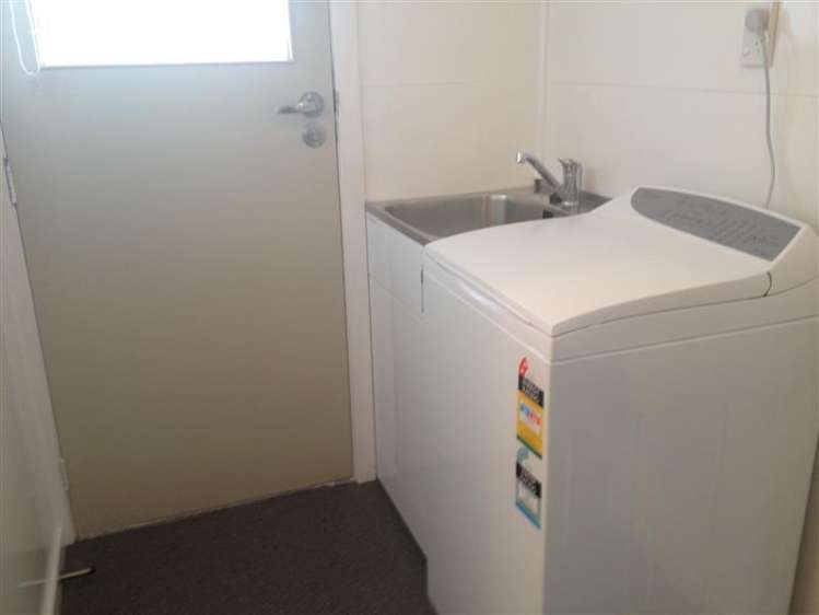 2/157 Eye Street Appleby_9