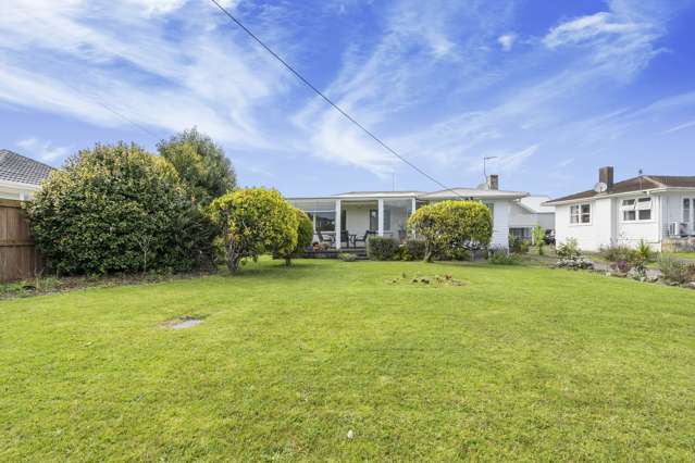 63 Gloria Avenue Te Atatu Peninsula_1