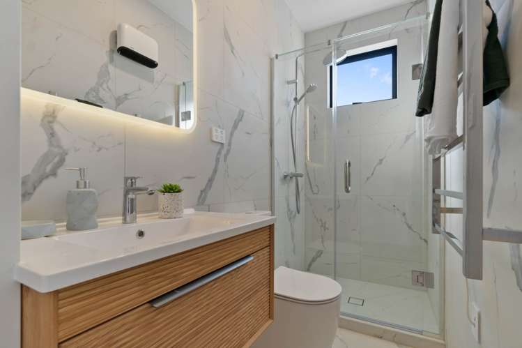 88A Norman Lesser Drive St Johns_15