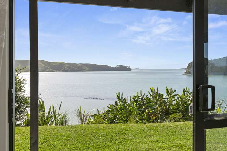 1213 Te Waitere Road Taharoa_15