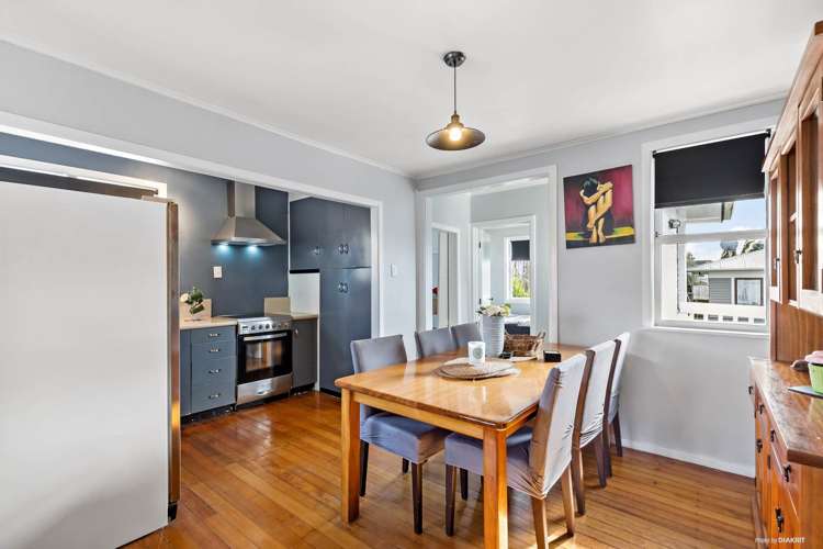 15 Amberley Avenue Te Atatu South_8