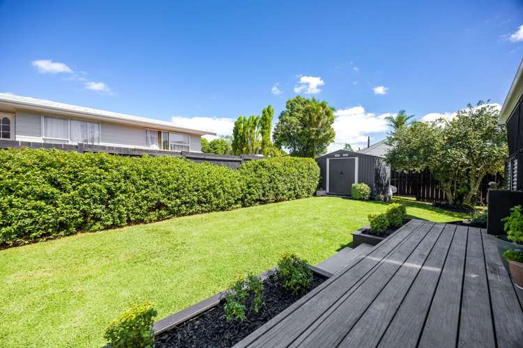 8 Camphora Place Ranui_18