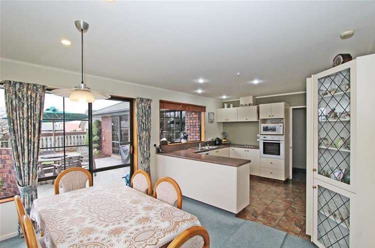 12 Bremner Crescent Stoke_3