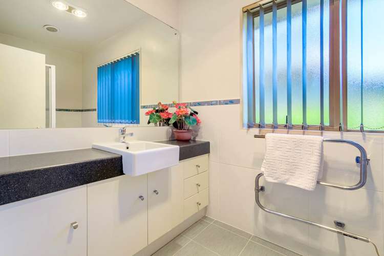 17 Kaitune Drive Flat Bush_13