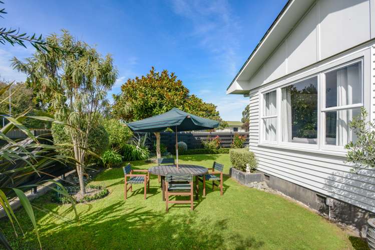 1214 Willowpark Road North Mayfair_9