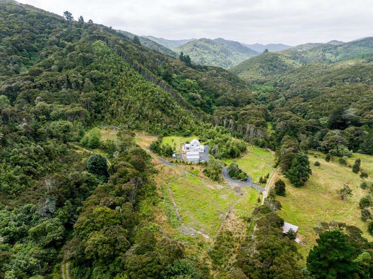 515 Silverstream Valley Road, North Taieri Mosgiel_40