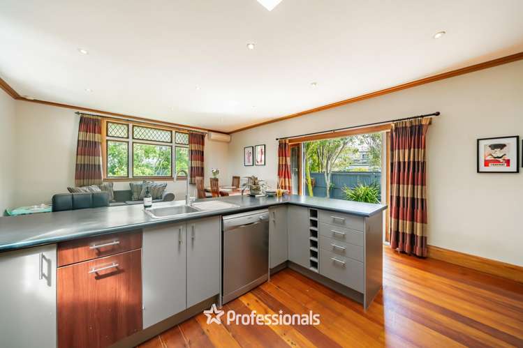 143 Whites Line East Waiwhetu_7