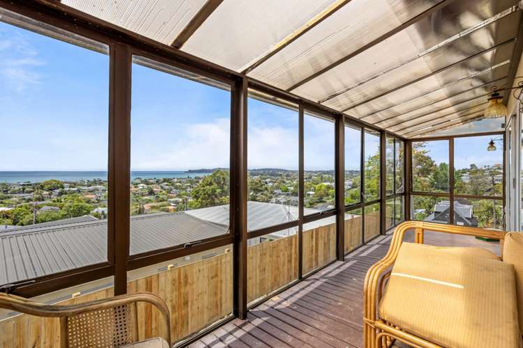 21 D'Oyly Drive Stanmore Bay_18