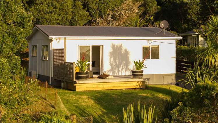 14 Domain Crescent Muriwai_20