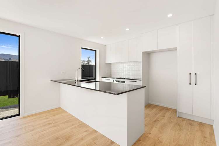 77 Magnum Drive Cromwell_4