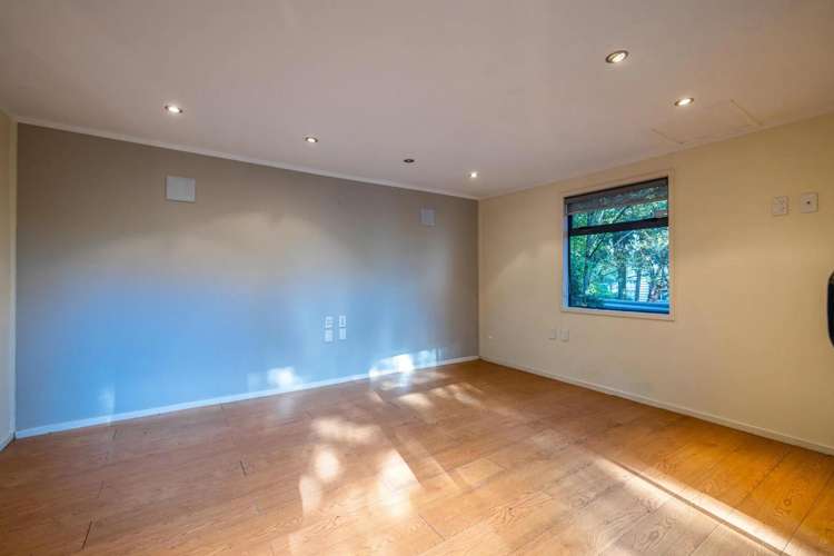 33 Crescent Road East Ostend_23