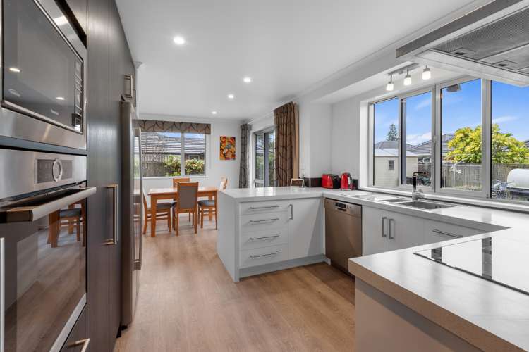 22 Conifer Grove Kamo_6