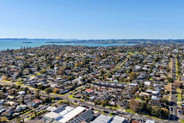 2/136 Moore Street Howick_20