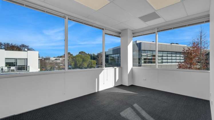 6 Sir William Pickering Drive Burnside_9