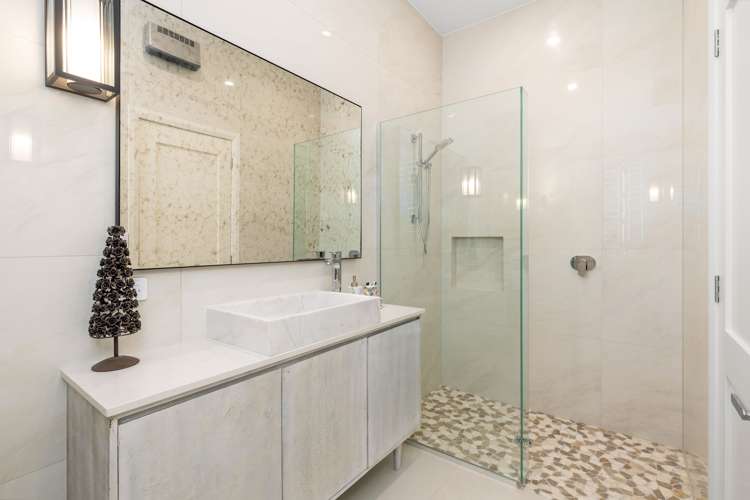 4 Myra Evelyn Grove Dairy Flat_20