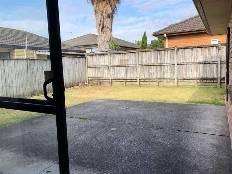 16 Erne Crescent East Tamaki_9