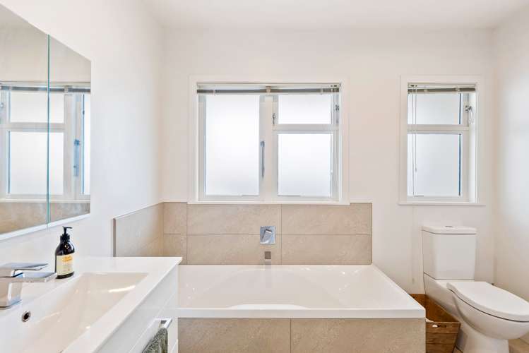 281 Fergusson Drive Heretaunga_15