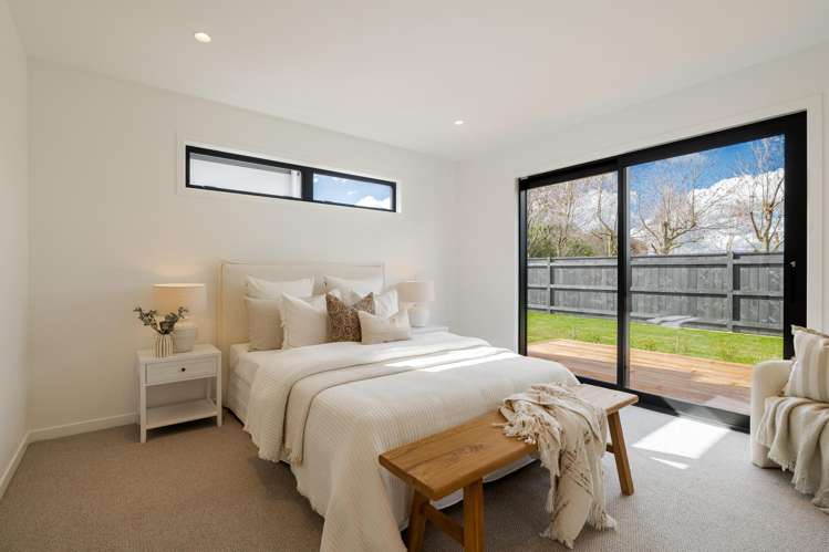 6 Parkside Avenue (off Roots Street East) Feilding_11