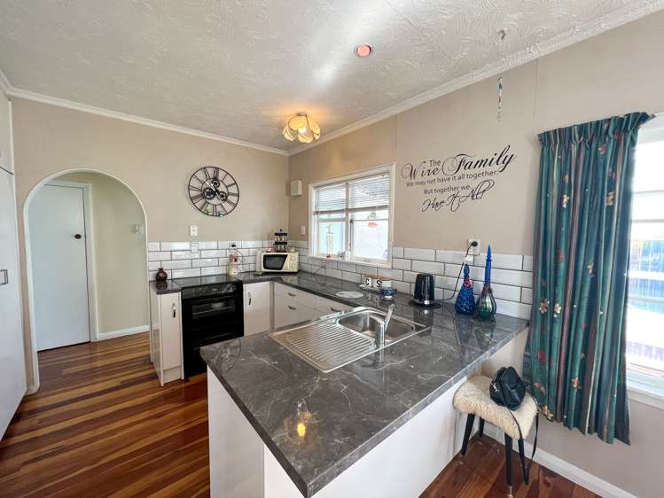 38 Queen Street Dannevirke_5