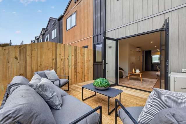 81 Neale Avenue Stoke_4