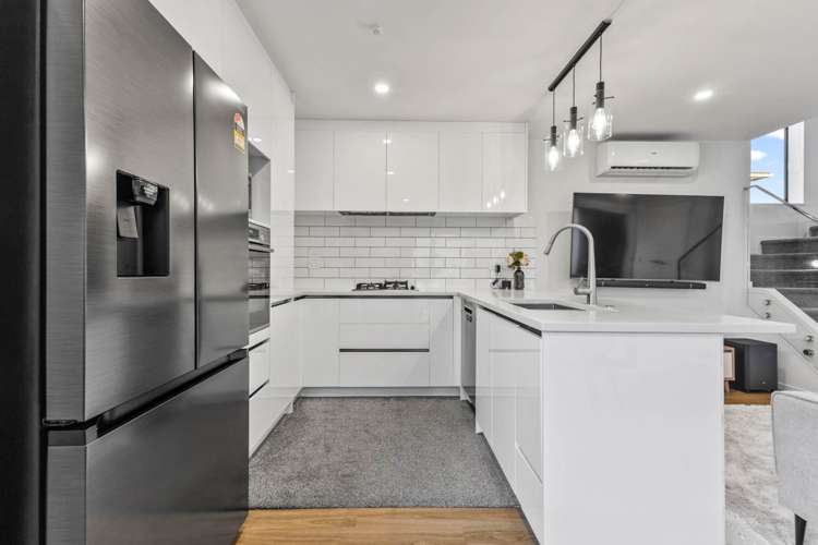 74D Jolson Road_5