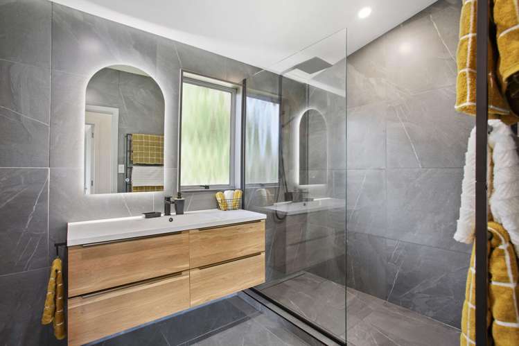 36 Sun Valley Hatfields Beach_17