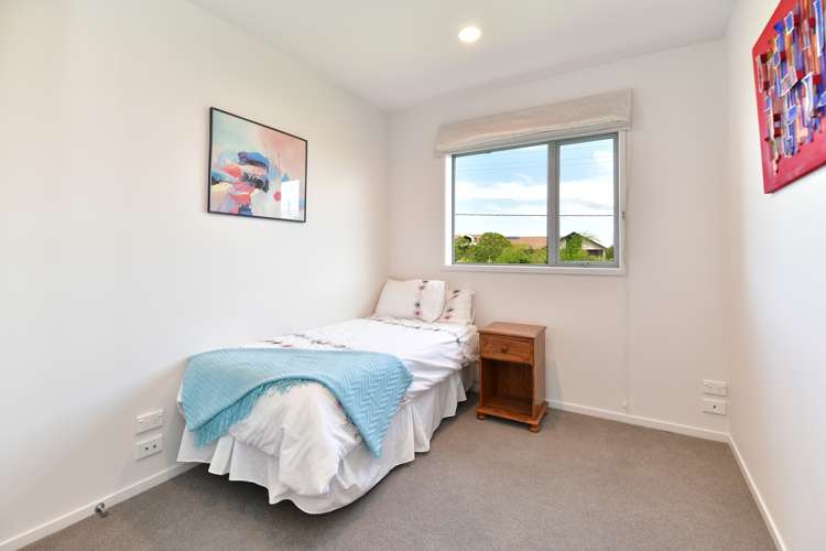 8 Bayview Park Lane Orewa_16