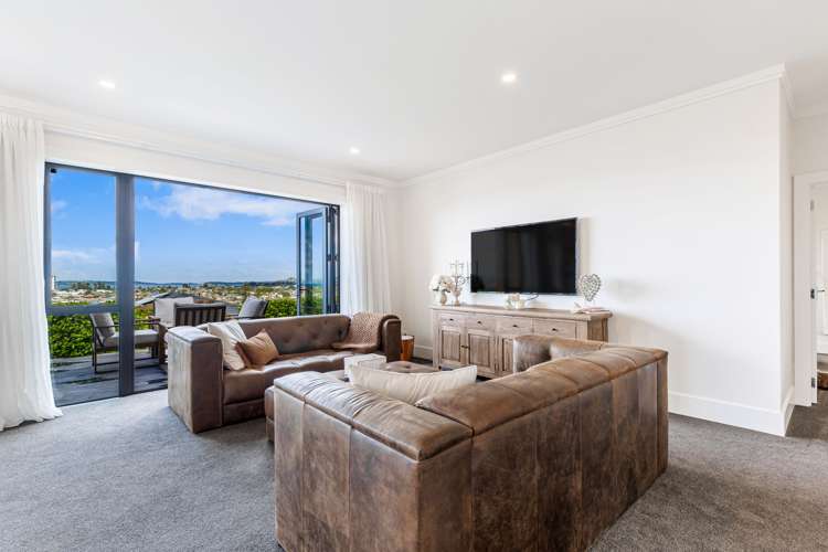 53 The Ritz Orewa_10