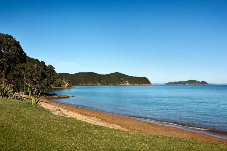 Manawaora Road Russell Surrounds_8