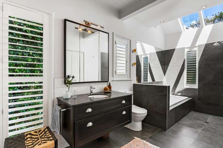 163 Long Drive St Heliers_28