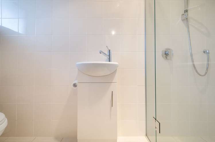 2 Matuhi Rise Henderson_10