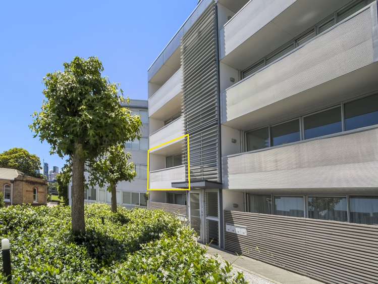 2a/2 Fisher-Point Drive Auckland Central_1