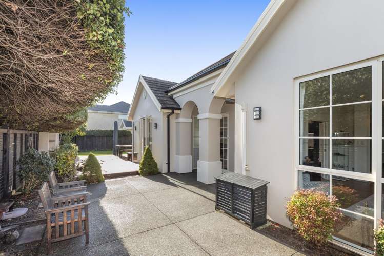 2 Applefield Court Northwood_30