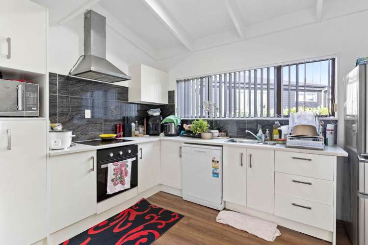 7 Juvena Place Clover Park_21