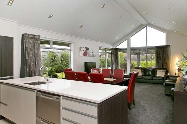 12 The Pheasant Tail Nukuhau_7