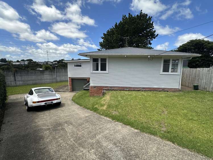 22 Paton Avenue Te Atatu South_12
