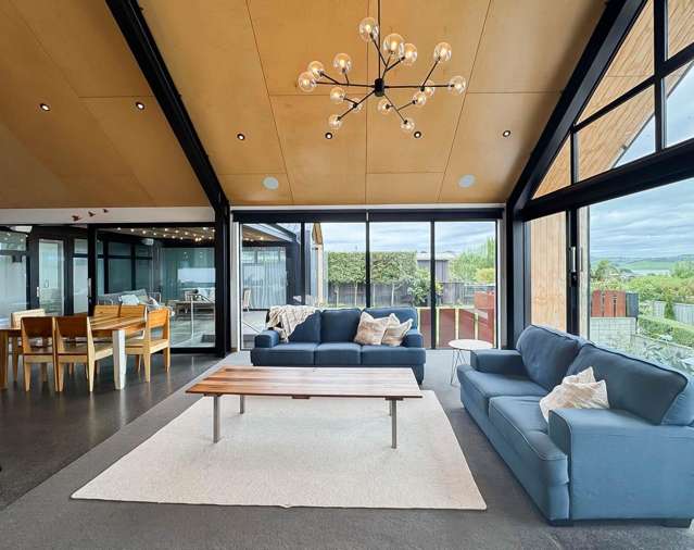 3/2 Mahana Place Raglan_2