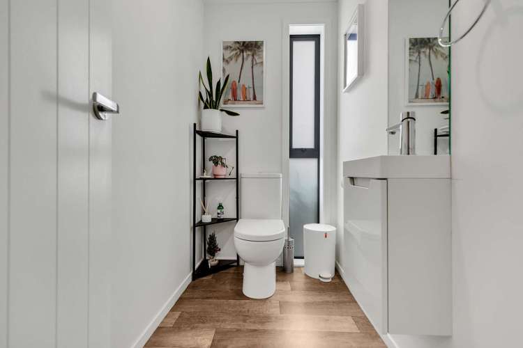 2/62 Cabourne Drive Glenview_26