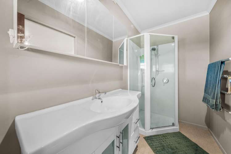 17 Nikau Heights Lansdowne_15