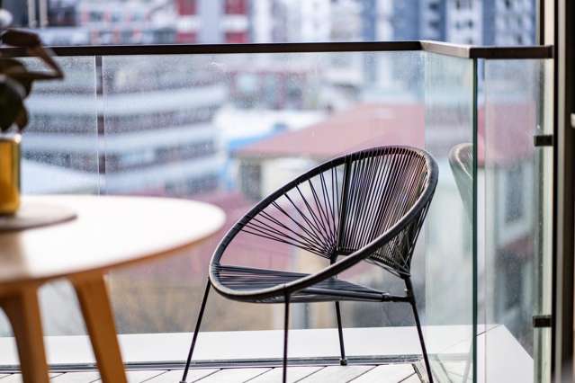 Sleek! Chic! Seriously for Sale!| BEO $465,000