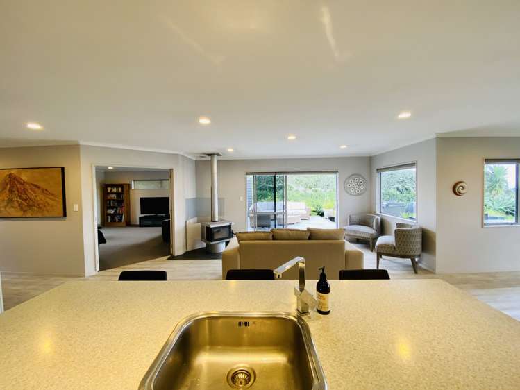 173 Sealy Road Omata_8